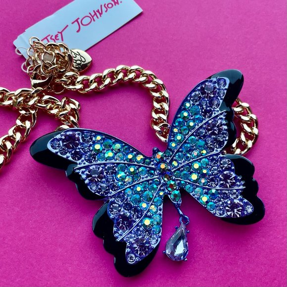 NWT Betsey Johnson Purple Butterfly Necklace - All A Flutter - Thick Gold Chain - Picture 7 of 13